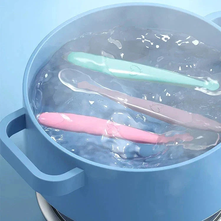 BPA-free silicone baby spoons gentle on tiny gums — Use Lovy